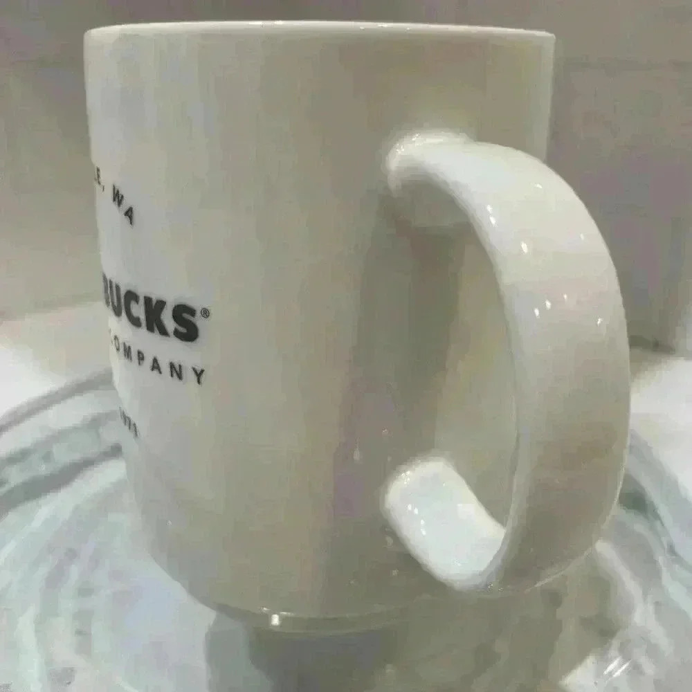 Starbucks 2018 Seattle, WA Washington EST 1971 Large 14oz Ceramic Coffee Tea Mug - Picture 5 of 16